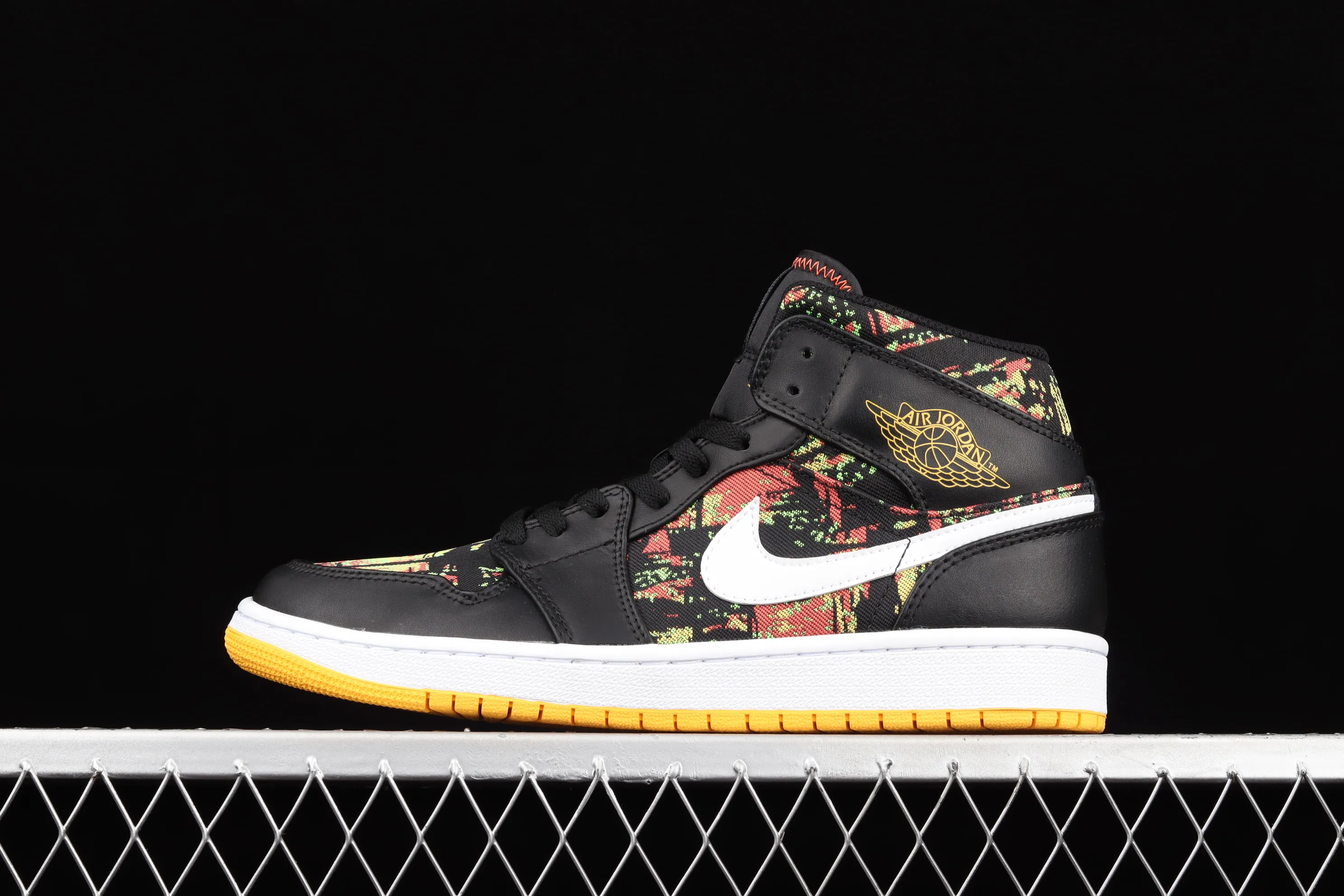 All categories Air Jordan Jordan series basketball shoes Air Jordan 1 Mid Air Jordan 1 Mid SE AJ1 Joe 1 floral black China basketball shoes 555112-003